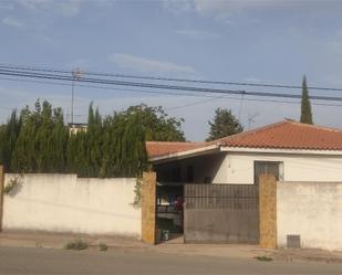 Vista exterior de Casa o xalet en venda en Obejo amb Terrassa i Piscina