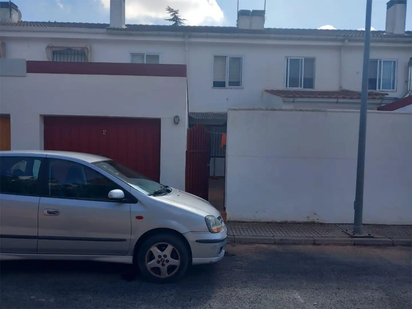 Vista exterior de Casa adosada en venta en Villamayor de Santiago con Trastero, Amueblado y Balcón