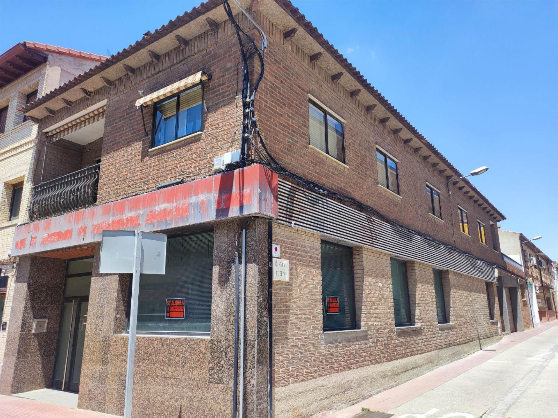 Exterior view of Premises to rent in La Puebla de Alfindén
