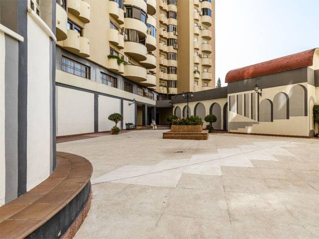 Oficina en Alquiler en Calle Ingeniero de la Torre Acosta, 1 en Carranque - Haza Cuevas