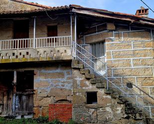 Vista exterior de Casa adosada en venda en Allariz amb Balcó