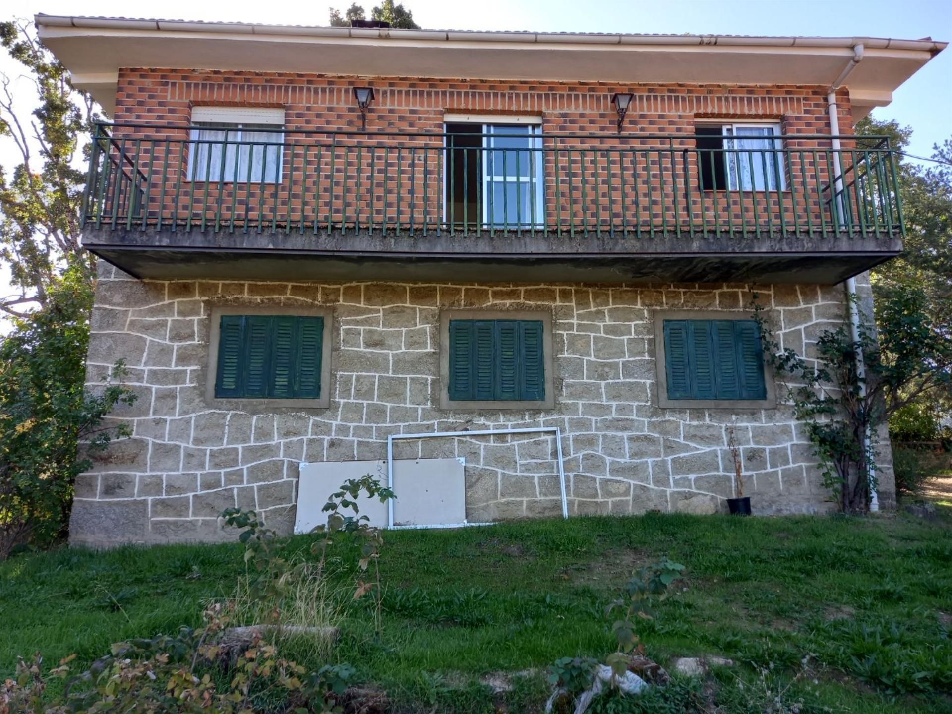 Außenansicht von Wohnung zum verkauf in Navarrevisca mit Privatgarten, Möbliert und Balkon