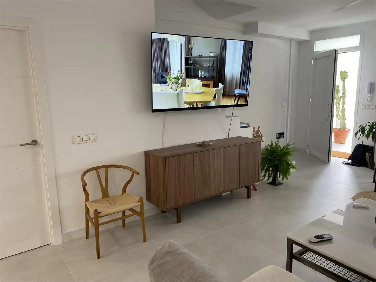 Sala d'estar de Casa adosada en venda en Balanegra amb Aire condicionat, Terrassa i Balcó