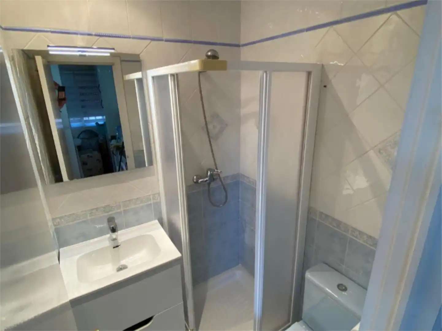 Wohnung zur Miete in Calle del Ancla, 51, Cabo Roig Badezimmer von Wohnung zur Miete in Orihuela mit Klimaanlage, Heizung und Terrasse