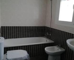 Bathroom of Duplex for sale in Villar del Rey