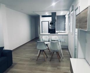 Cuina de Apartament de lloguer en  Valencia Capital amb Aire condicionat i Balcó