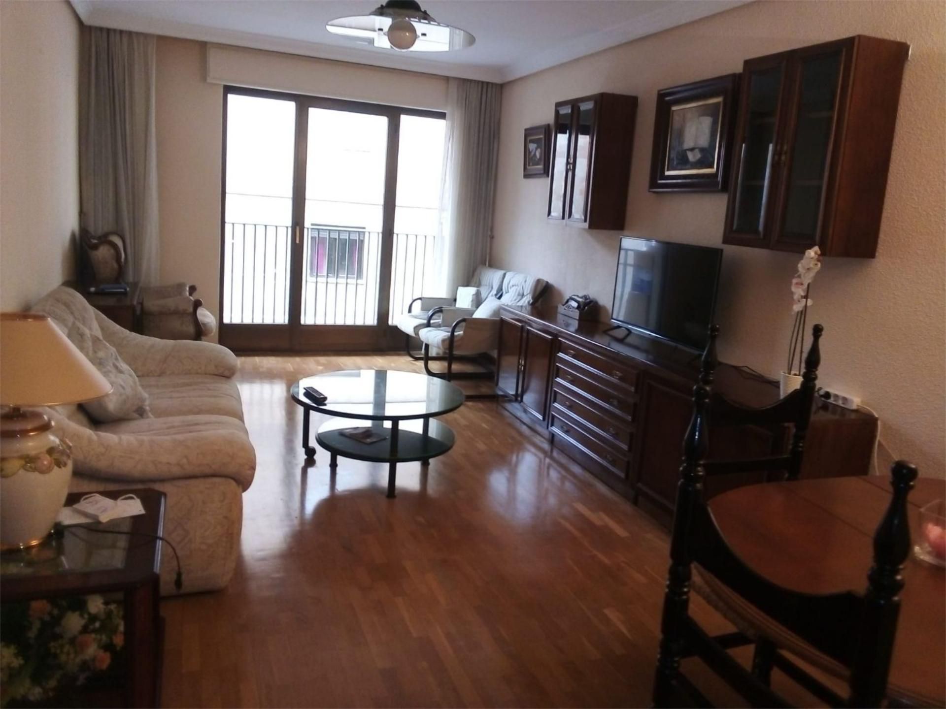 Sala d'estar de Pis de lloguer en Salamanca Capital amb Calefacció, Parquet i Terrassa