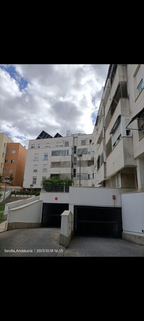 Garaje de alquiler en Calle Pirineos, 5, La Calzada - La Florida
