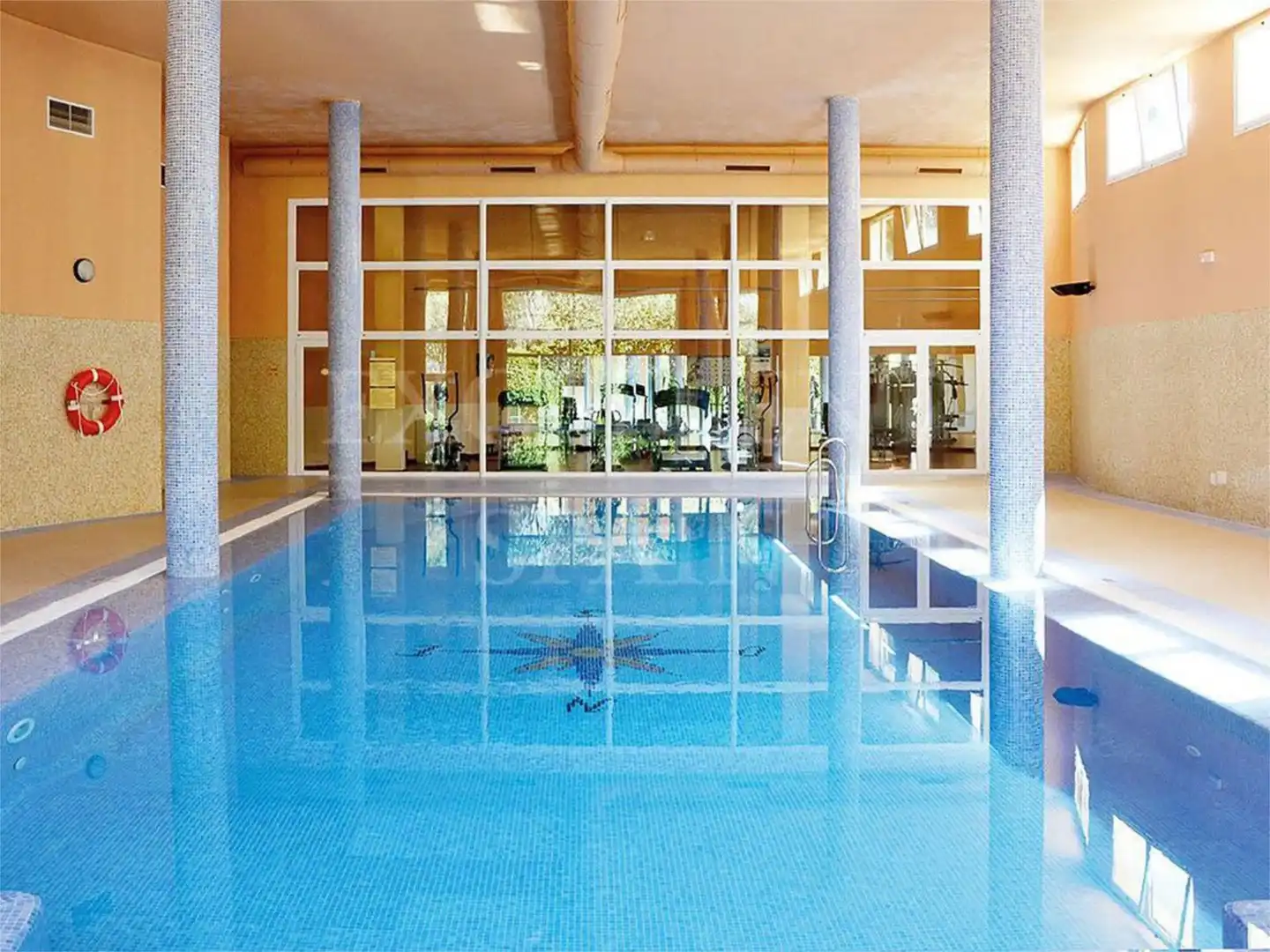 Ático en venta en Avenida de Manolete, Nueva Andalucía centro Piscina de Ático en venta en Marbella con Aire acondicionado, Calefacción y Jardín privado