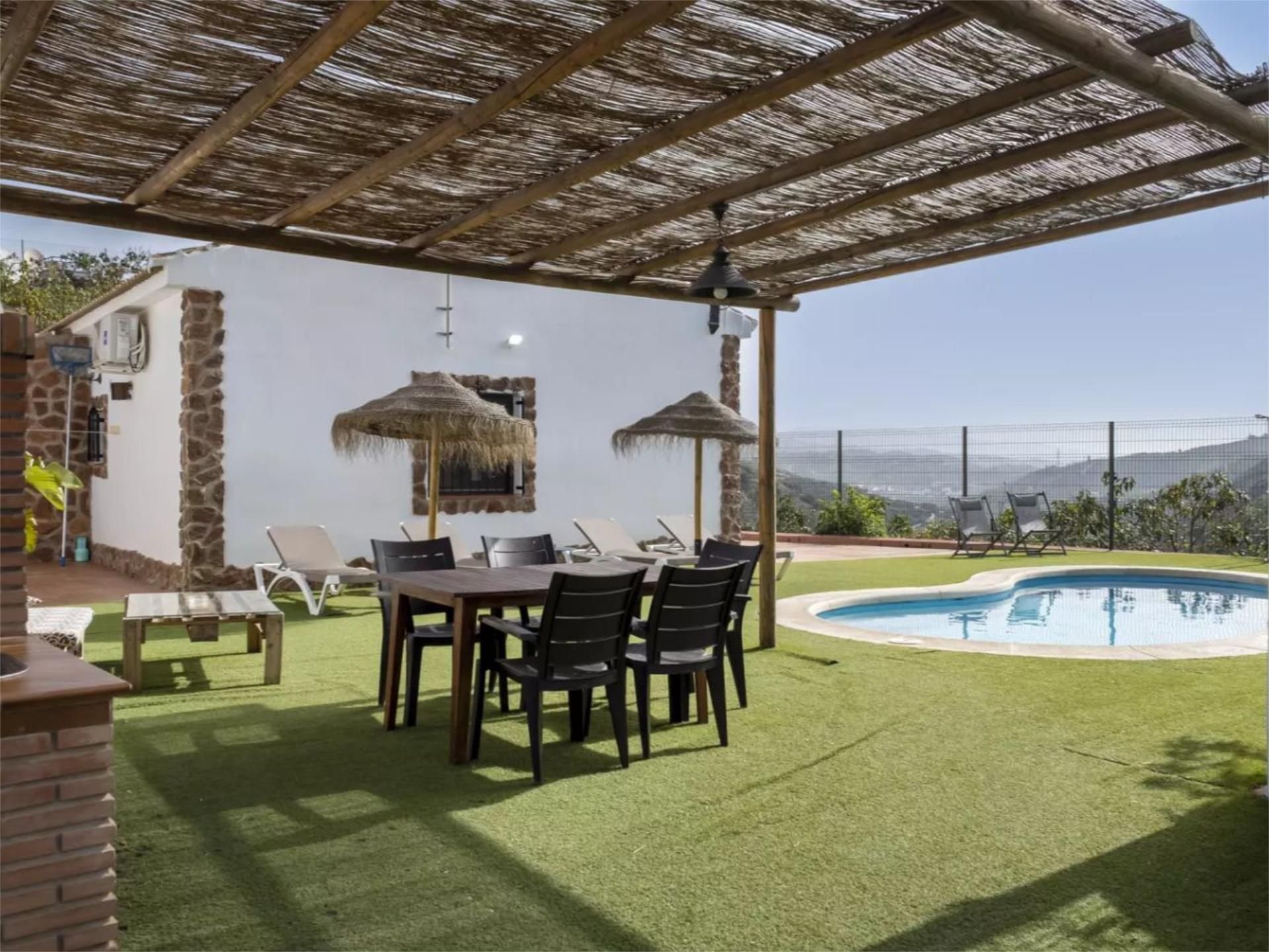 Garden of Country house to rent in Cútar  with Air Conditioner, Heating and Private garden
