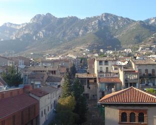 Vista exterior de Dúplex en venda en Berga amb Terrassa i Balcó