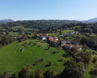 Vista exterior de Casa o xalet en venda en Parres amb Terrassa