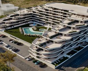 Vista exterior de Àtic en venda en San Miguel de Salinas amb Jardí privat, Piscina i Moblat