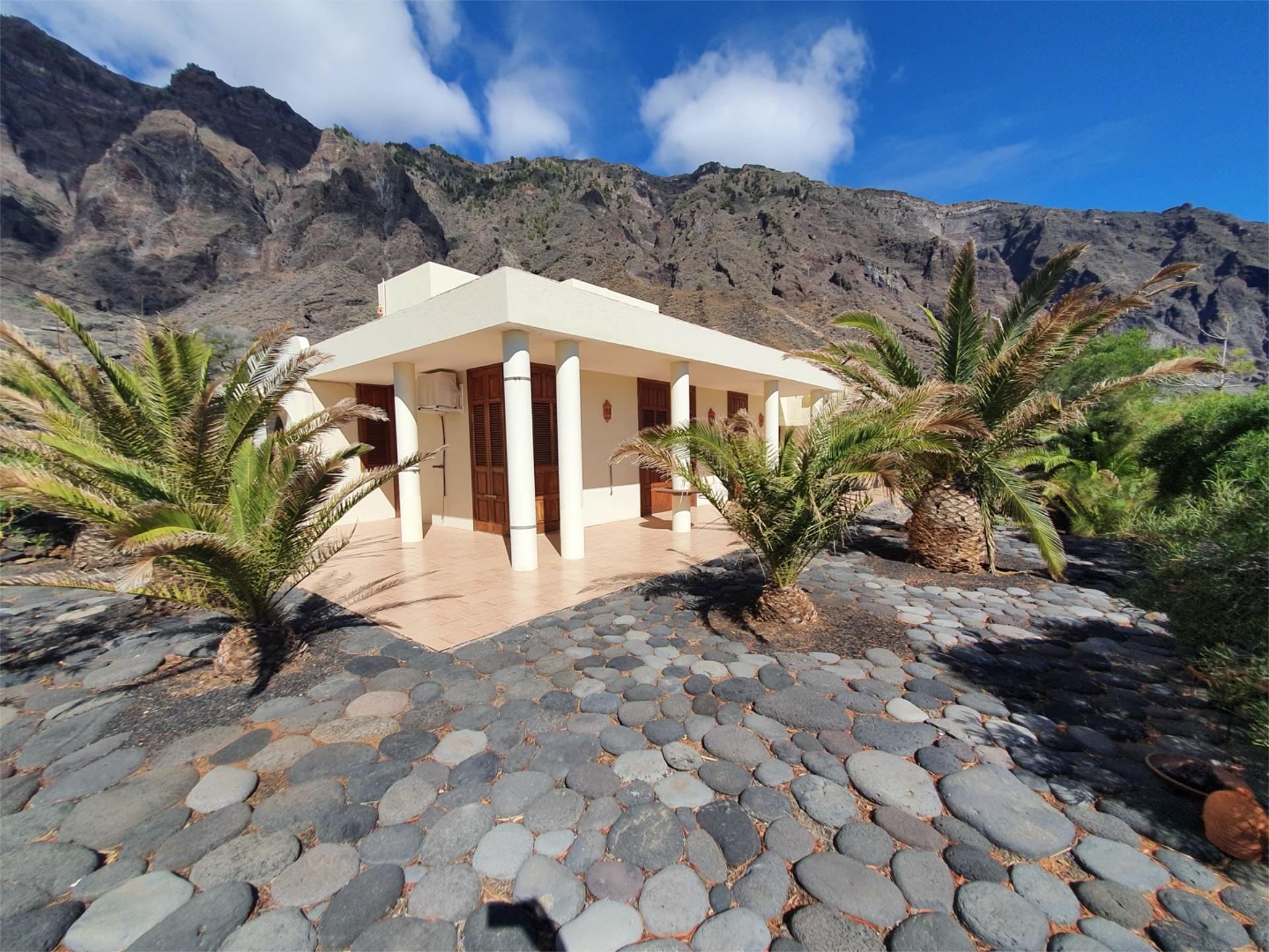 Vista exterior de Casa o xalet en venda en Valverde (Santa Cruz de Tenerife) amb Aire condicionat, Jardí privat i Terrassa