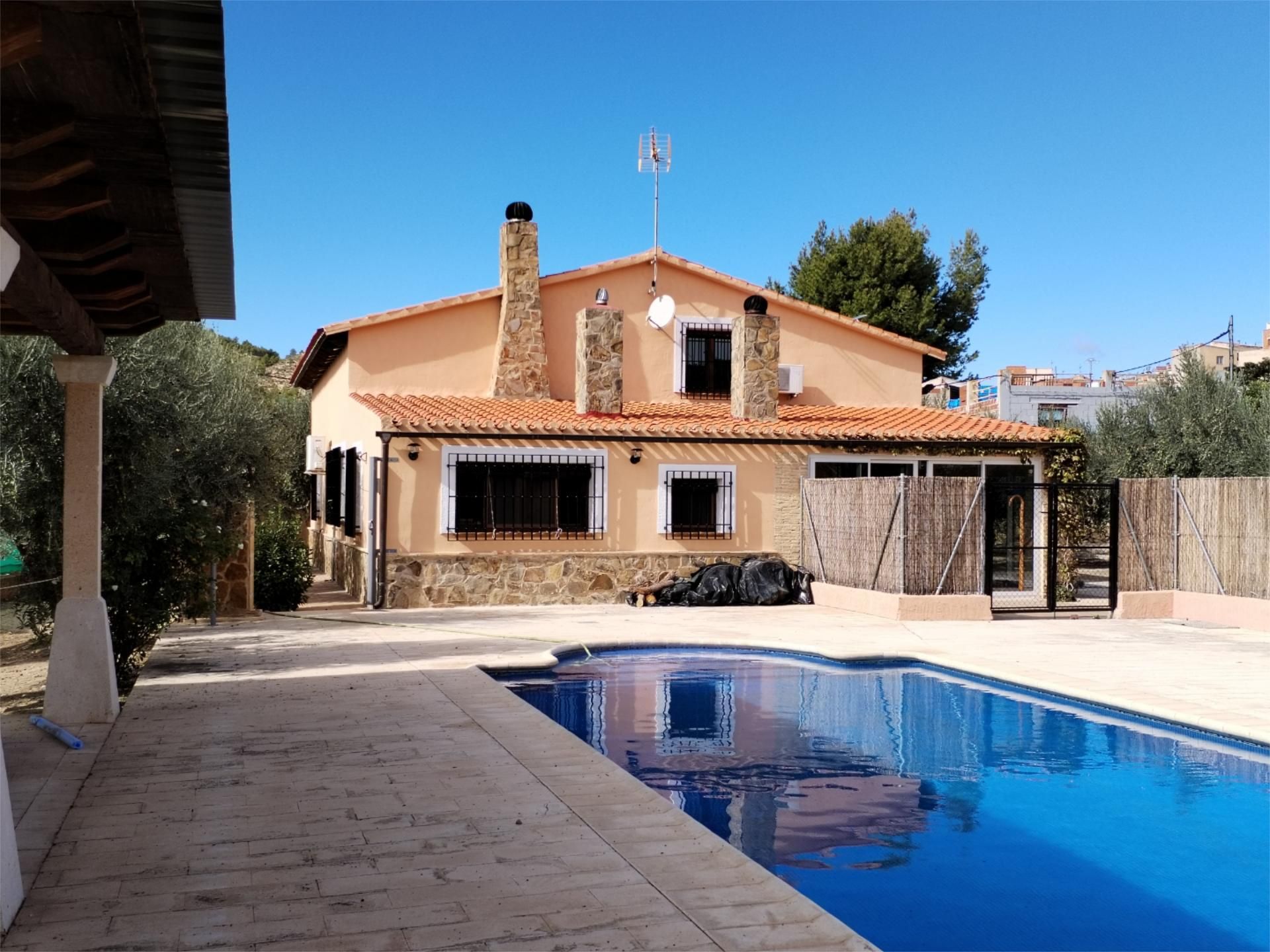 Swimming pool of House or chalet for sale in Elche de la Sierra  with Air Conditioner, Heating and Private garden