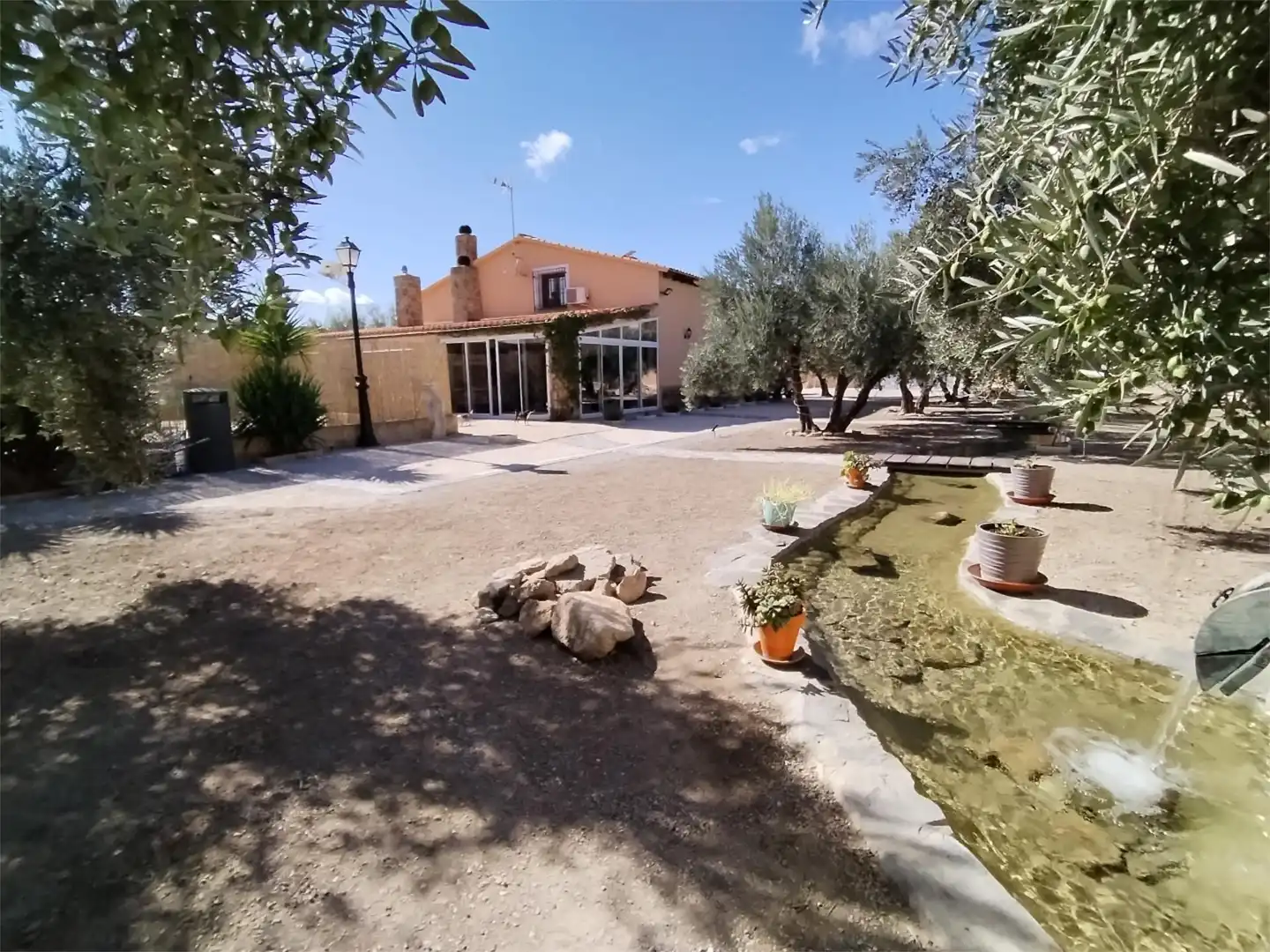 Pis en venda a Calle Santa Quiteria, 25, Elche de la Sierra Jardí de Pis en venda en Elche de la Sierra amb Aire condicionat, Calefacció i Jardí privat