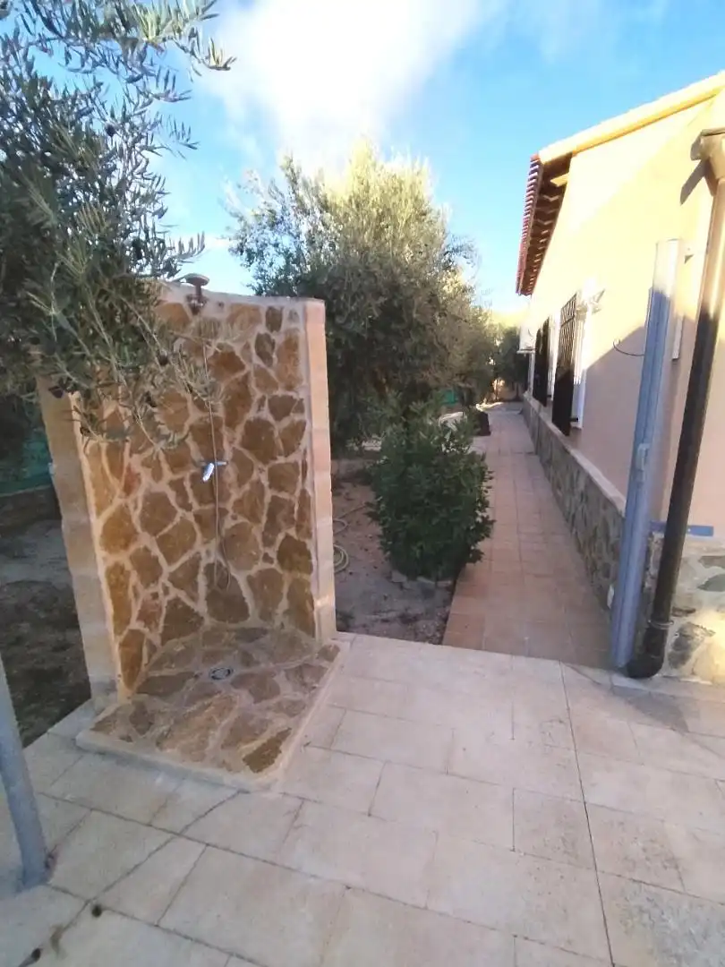 Pis en venda a Calle Santa Quiteria, 25, Elche de la Sierra Jardí de Pis en venda en Elche de la Sierra amb Aire condicionat, Calefacció i Jardí privat