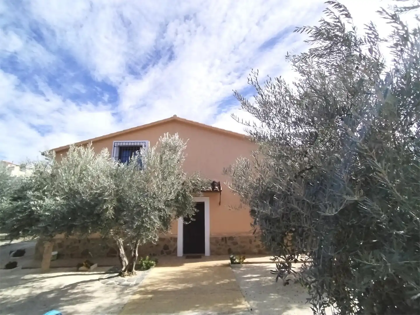 Pis en venda a Calle Santa Quiteria, 25, Elche de la Sierra Vista exterior de Pis en venda en Elche de la Sierra amb Aire condicionat, Calefacció i Jardí privat