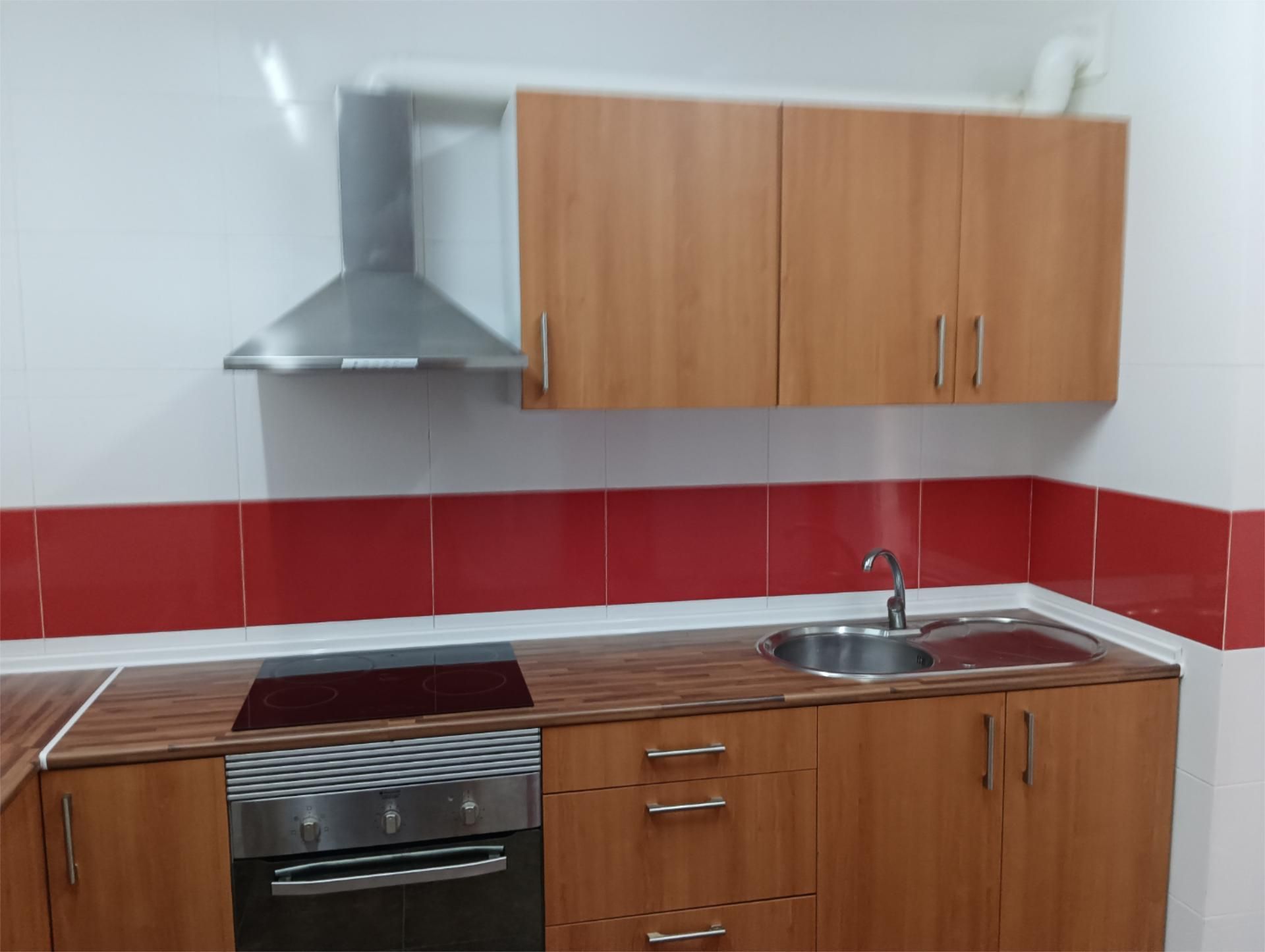 Cuina de Pis en venda en  Almería Capital amb Aire condicionat, Calefacció i Traster