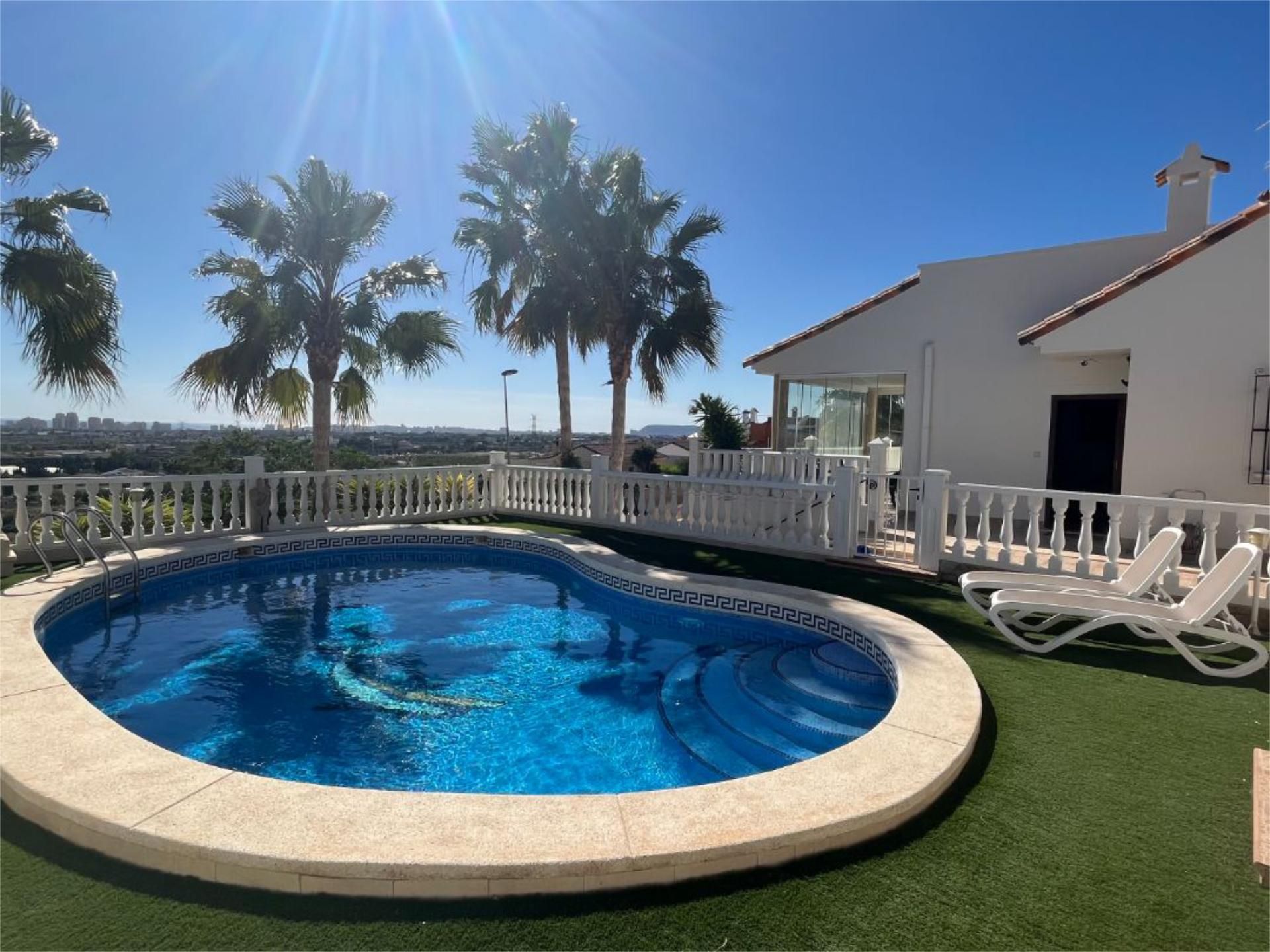 Piscina de Casa o xalet de lloguer en Mutxamel amb Aire condicionat, Calefacció i Jardí privat