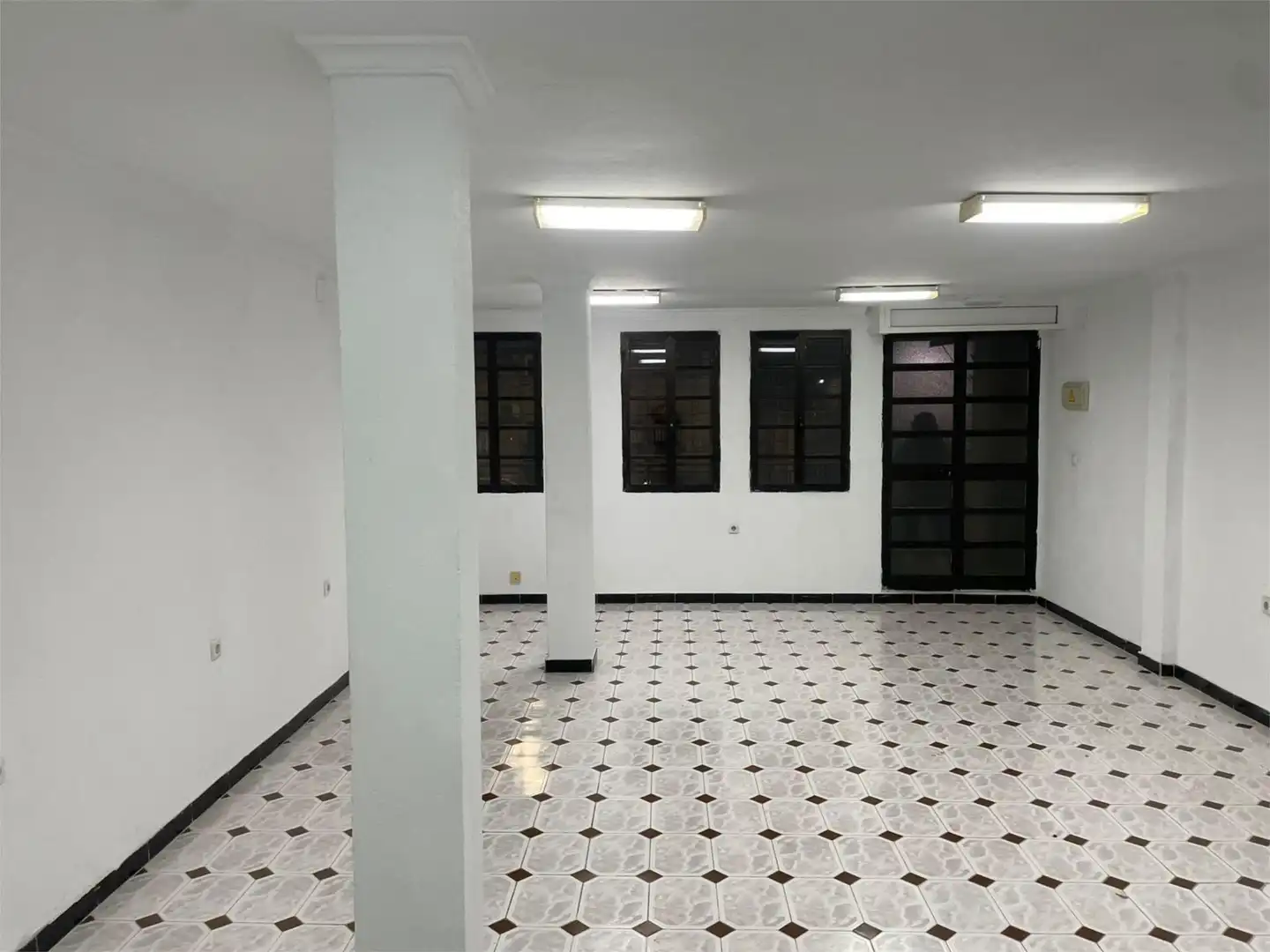 Oficina de alquiler en Avenida de la Compañía Minas R, 3, Hipódromo