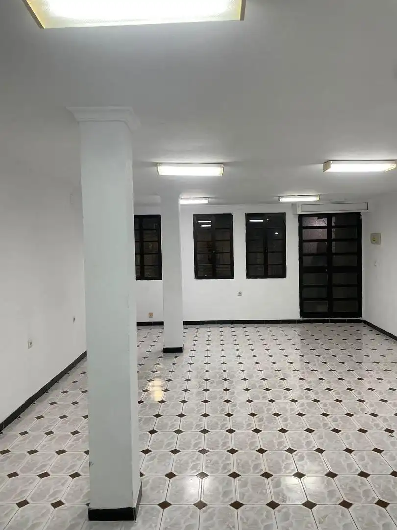 Oficina de alquiler en Avenida de la Compañía Minas R, 3, Hipódromo