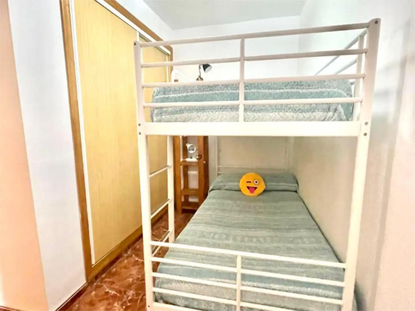 Flat for rent in Calle Diputación Provincial, 25, Centro