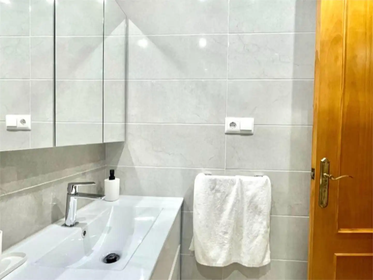 Flat for rent in Calle Diputación Provincial, 25, Centro