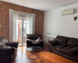 Living room of Attic to rent in  Madrid Capital  with Air Conditioner, Heating and Parquet flooring