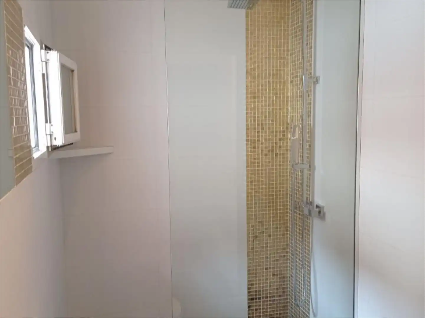 Bathroom of Attic for rent in  Madrid Capital  with Air Conditioner and Balcony