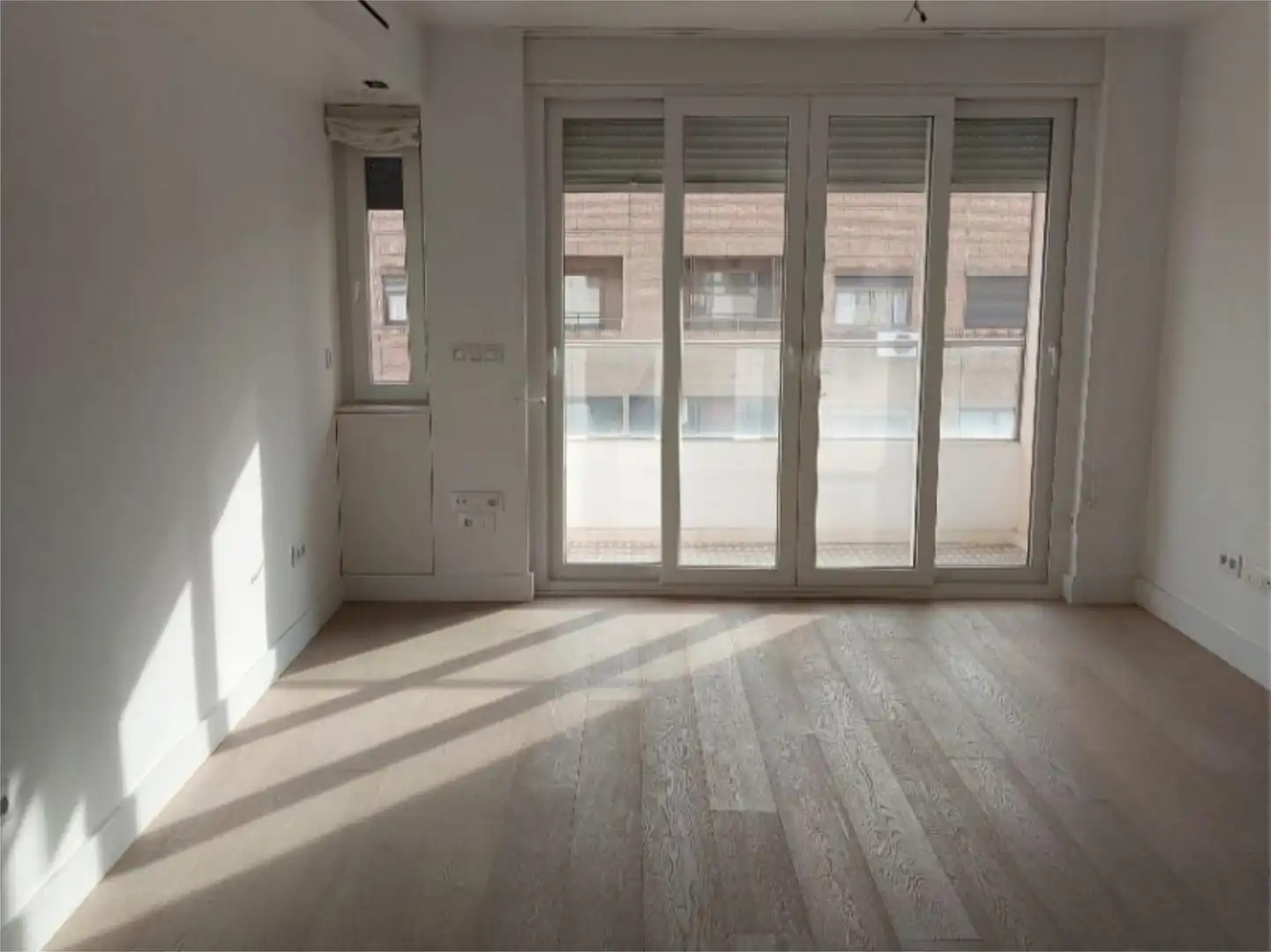 Sala d'estar de Pis de lloguer en Valencia amb Aire condicionat, Parquet i Terrassa