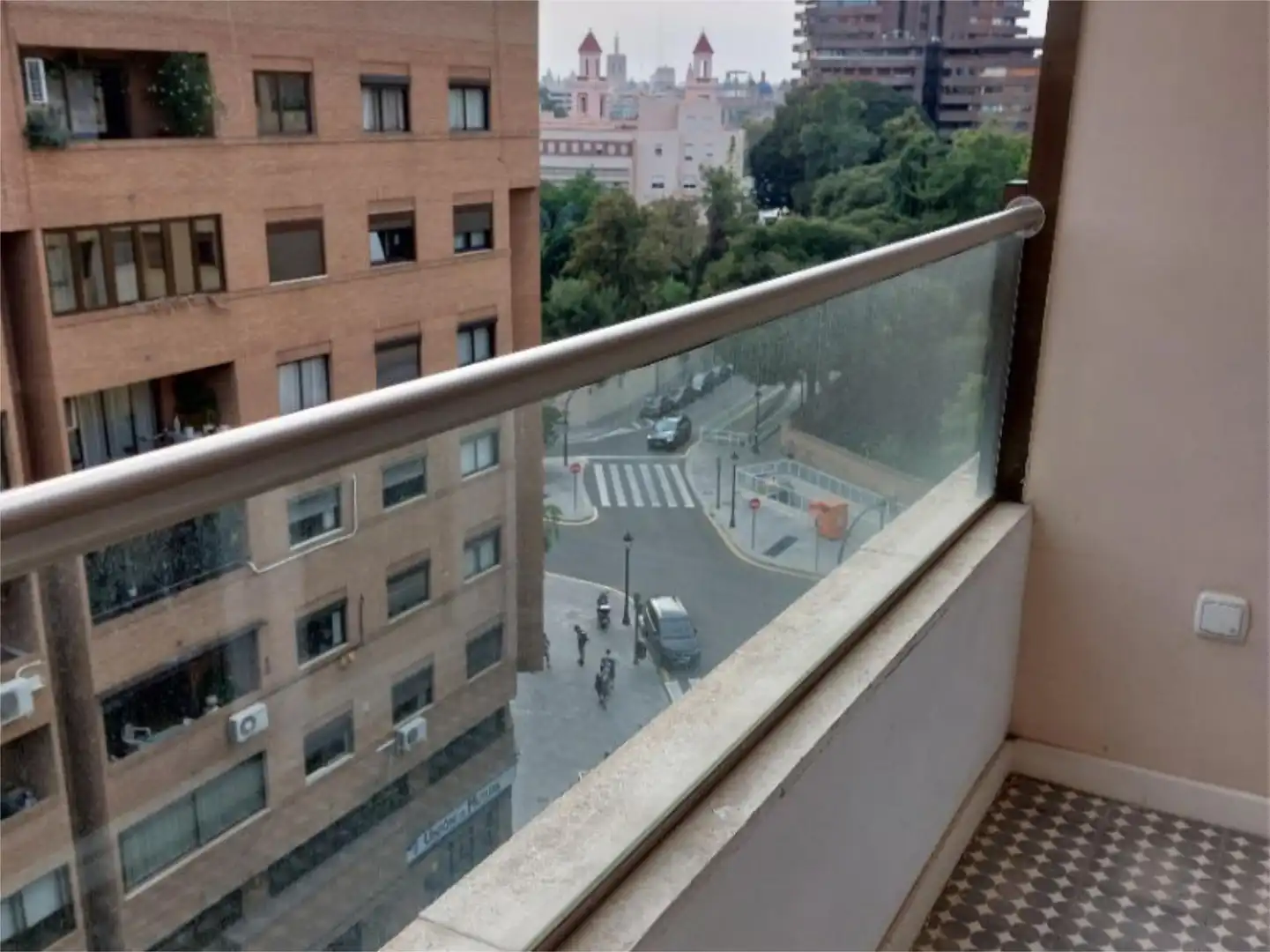 Vista exterior de Pis de lloguer en Valencia amb Aire condicionat, Parquet i Terrassa