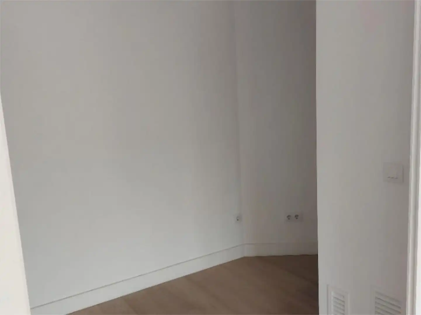 Dormitori de Pis de lloguer en Valencia amb Aire condicionat, Parquet i Terrassa