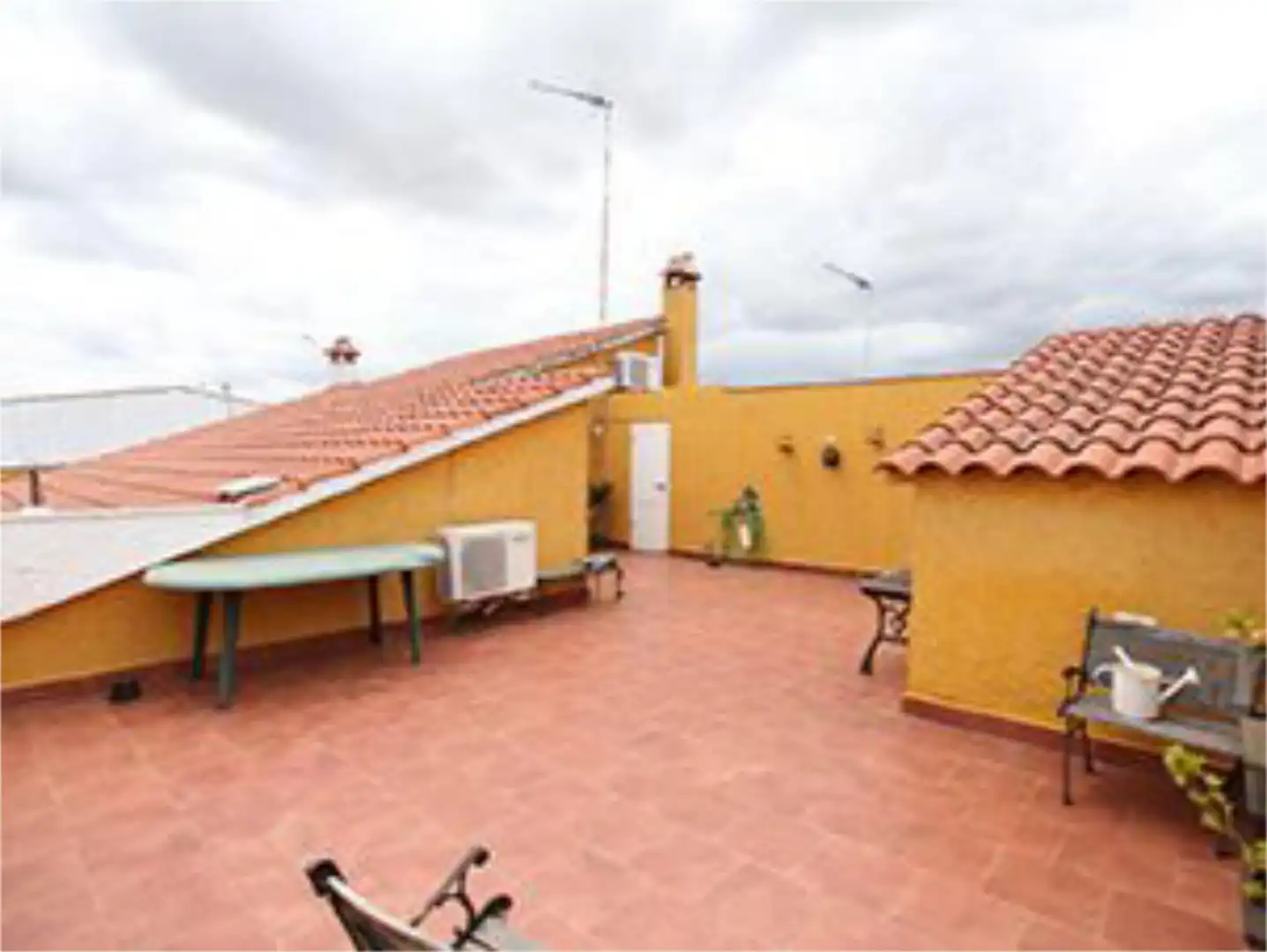 Detached homes for sale in Calle Vergel, 8, Oliva de la Frontera Terrace of Detached homes for sale in Oliva de la Frontera with Air Conditioner, Parquet flooring and Terrace