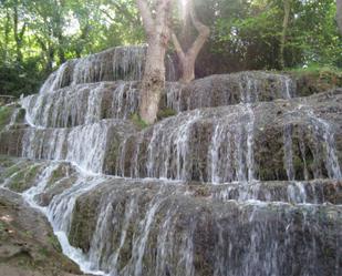 Vista exterior de Finca rústica en venda en La Vilueña amb Aire condicionat, Terrassa i Piscina