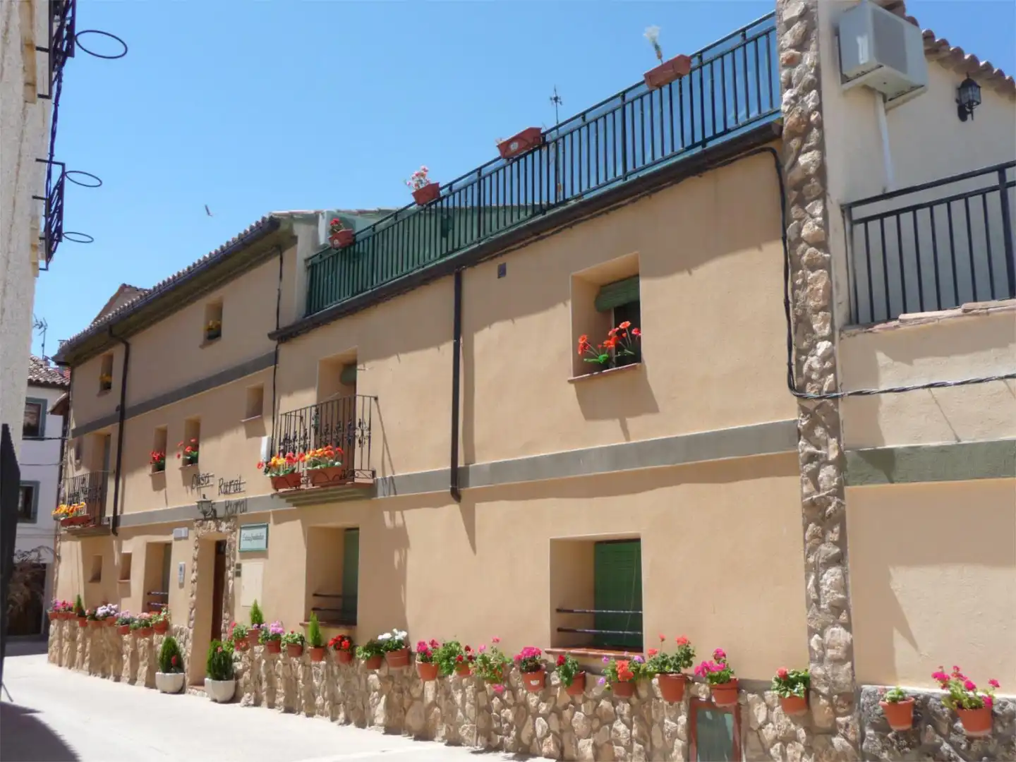 Finca rústica en venta en Calle Mesón, 30, La Vilueña Vista exterior de Finca rústica en venta en La Vilueña con Aire acondicionado, Calefacción y Jardín privado