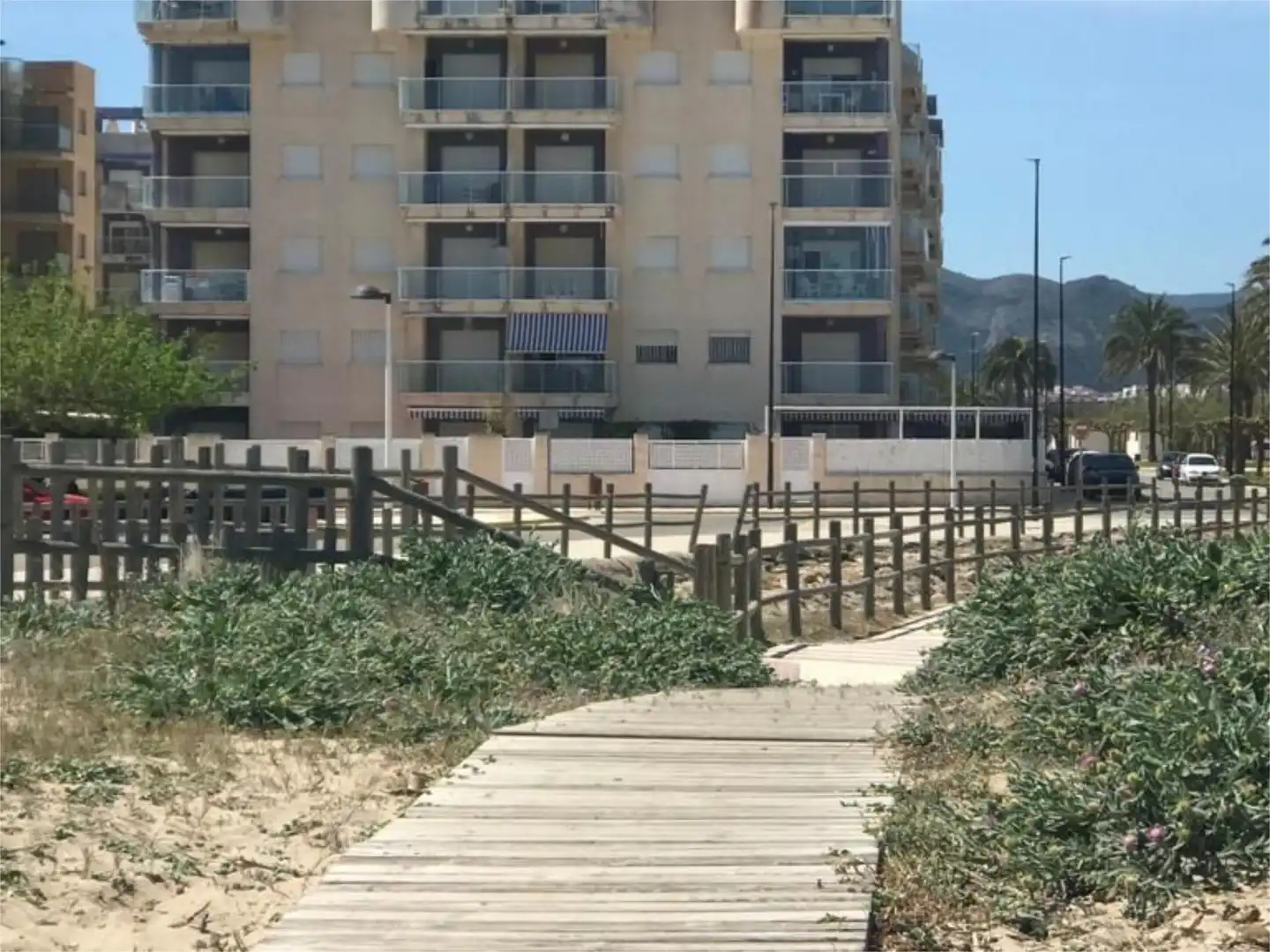 Apartamento de alquiler en Avinguda de les Corts, 1, Daimús Vista exterior de Apartamento de alquiler en Daimús con Jardín privado, Terraza y Piscina