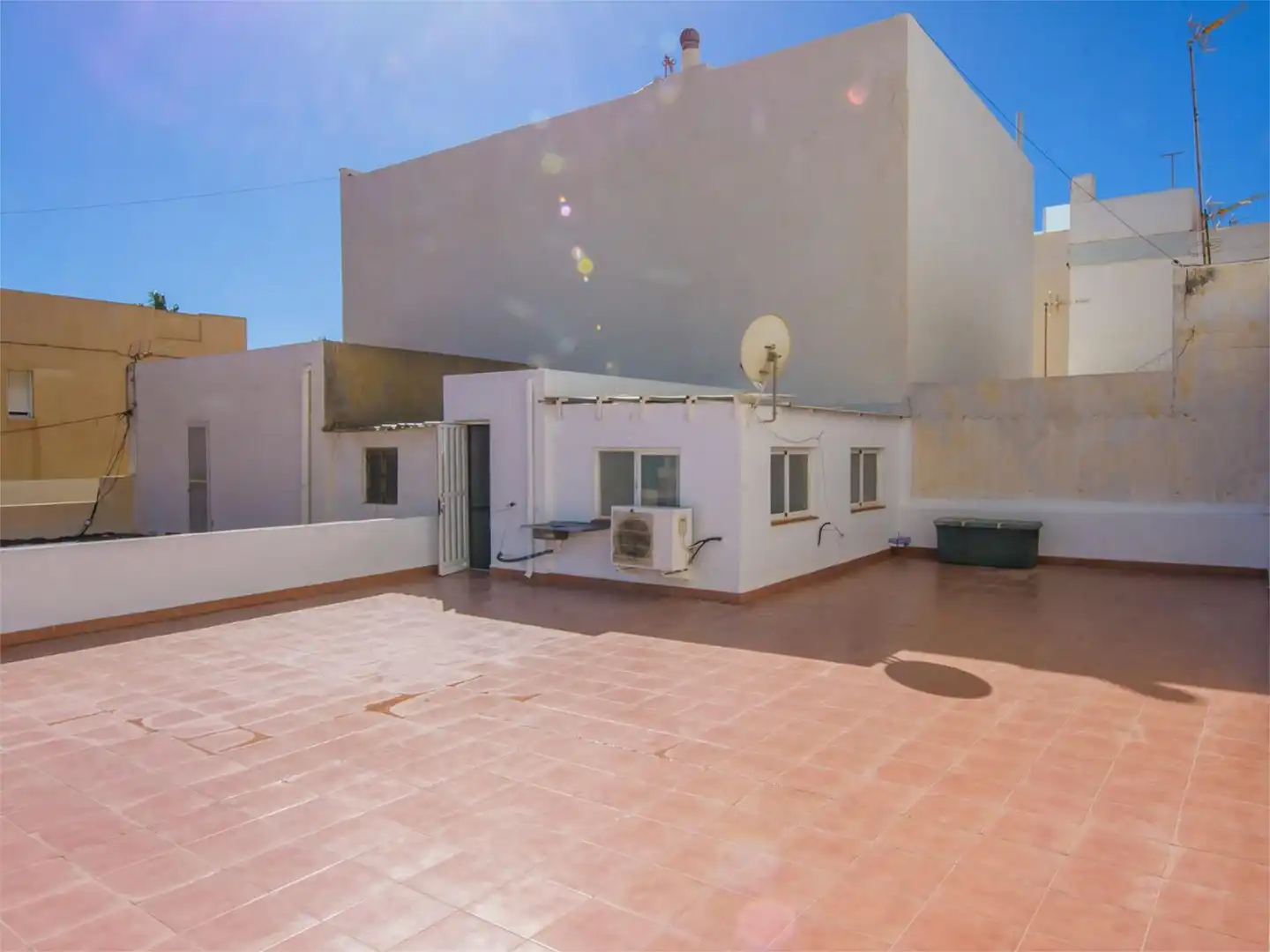 Casa adosada en venta en Avenida del Mar, 5, Carboneras Vista exterior de Casa adosada en venta en Carboneras con Aire acondicionado, Calefacción y Terraza