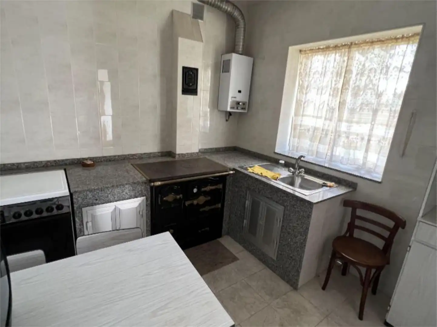 Casa o chalet en venta en Rúa Francisco Filgueira, 22, Forcarei Cocina de Casa o chalet en venta en Forcarei