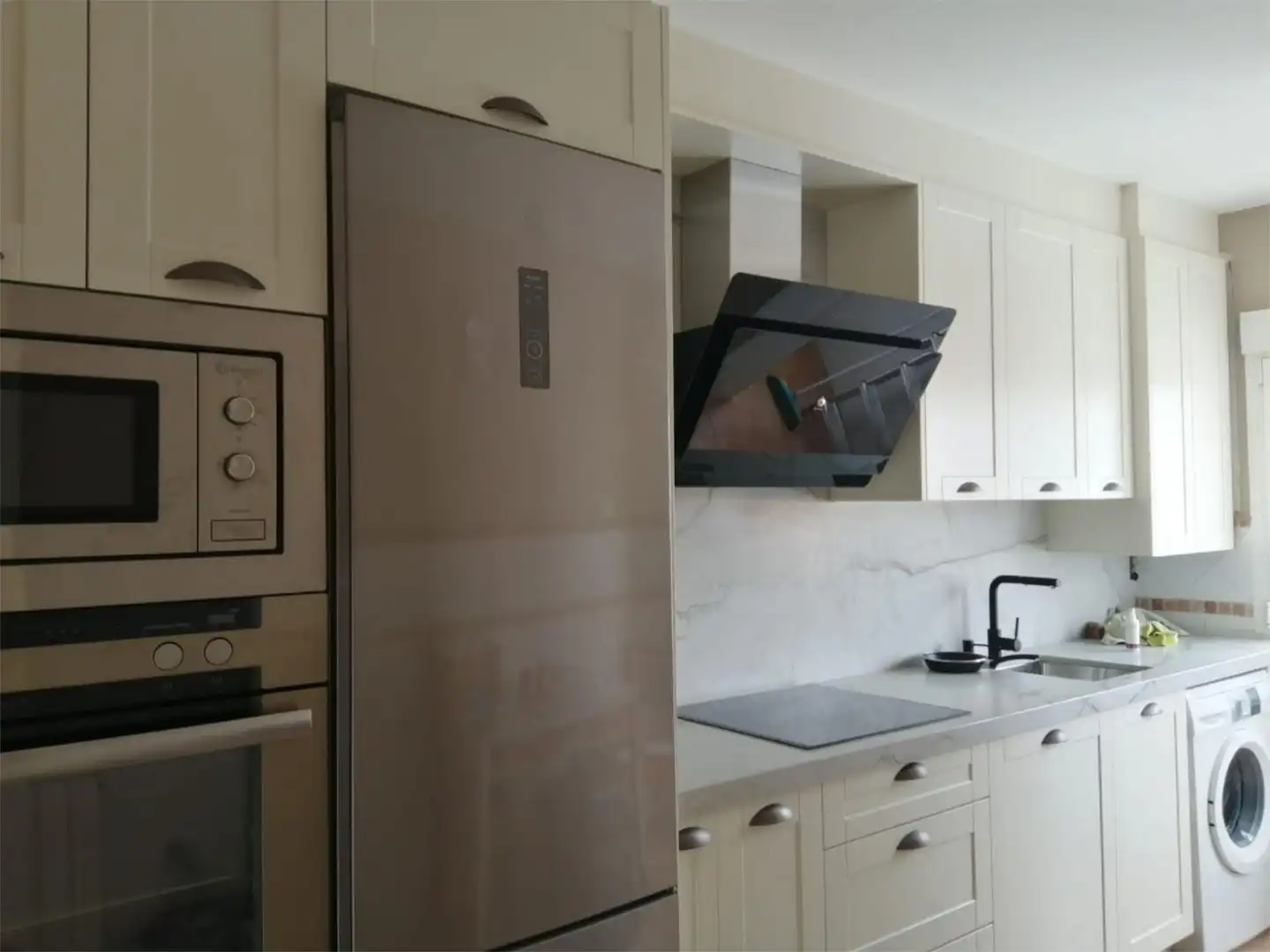 Küche von Wohnung zum Verkauf in  Zaragoza Capital mit Klimaanlage