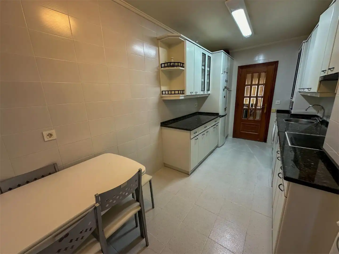 Wohnung zum Verkauf in Ermodo Kalea, 11, Durango Küche von Wohnung zum Verkauf in Durango mit Terrasse und Balkon
