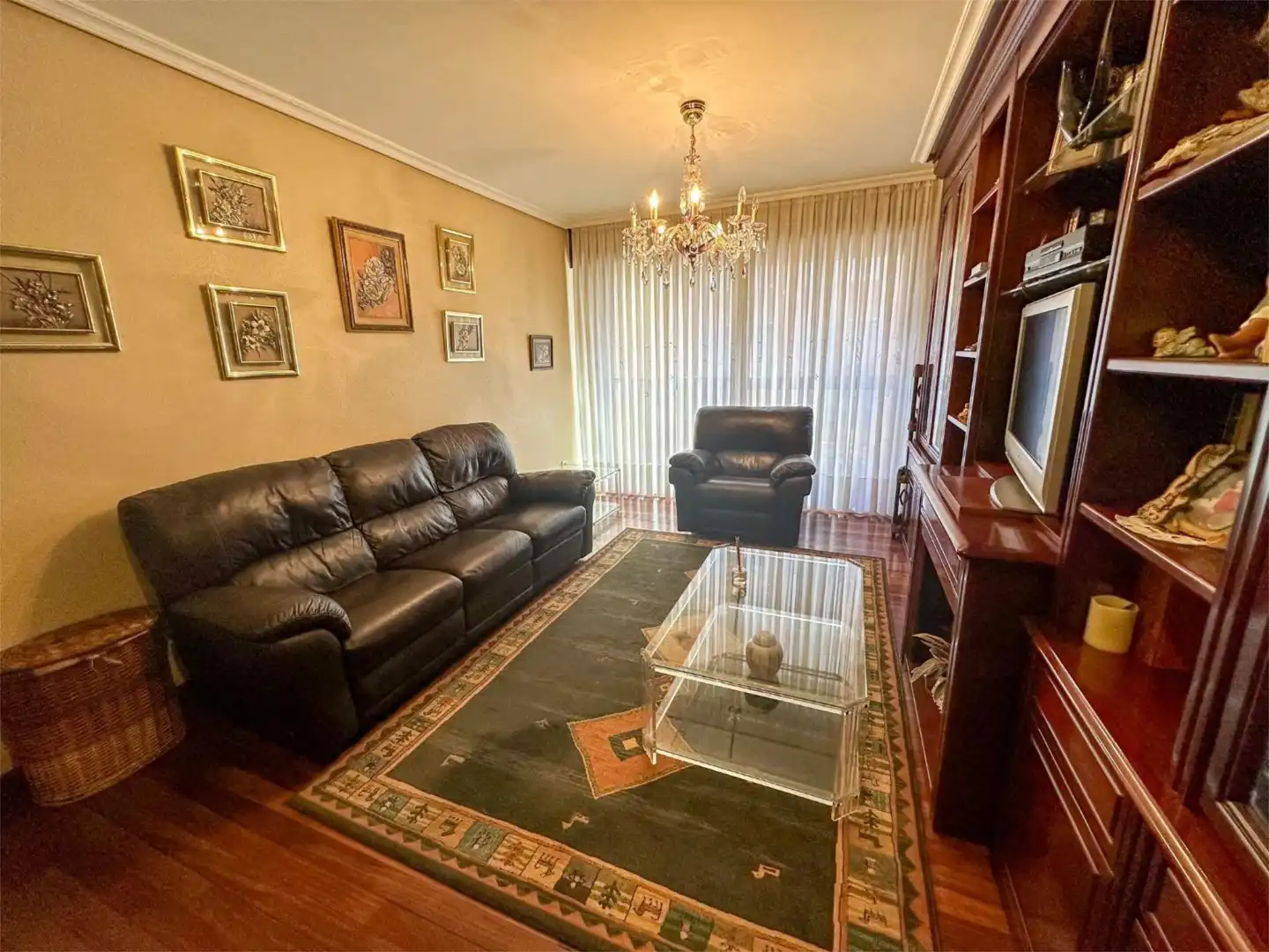 Wohnung zum Verkauf in Ermodo Kalea, 11, Durango Wohnzimmer von Wohnung zum Verkauf in Durango mit Terrasse und Balkon