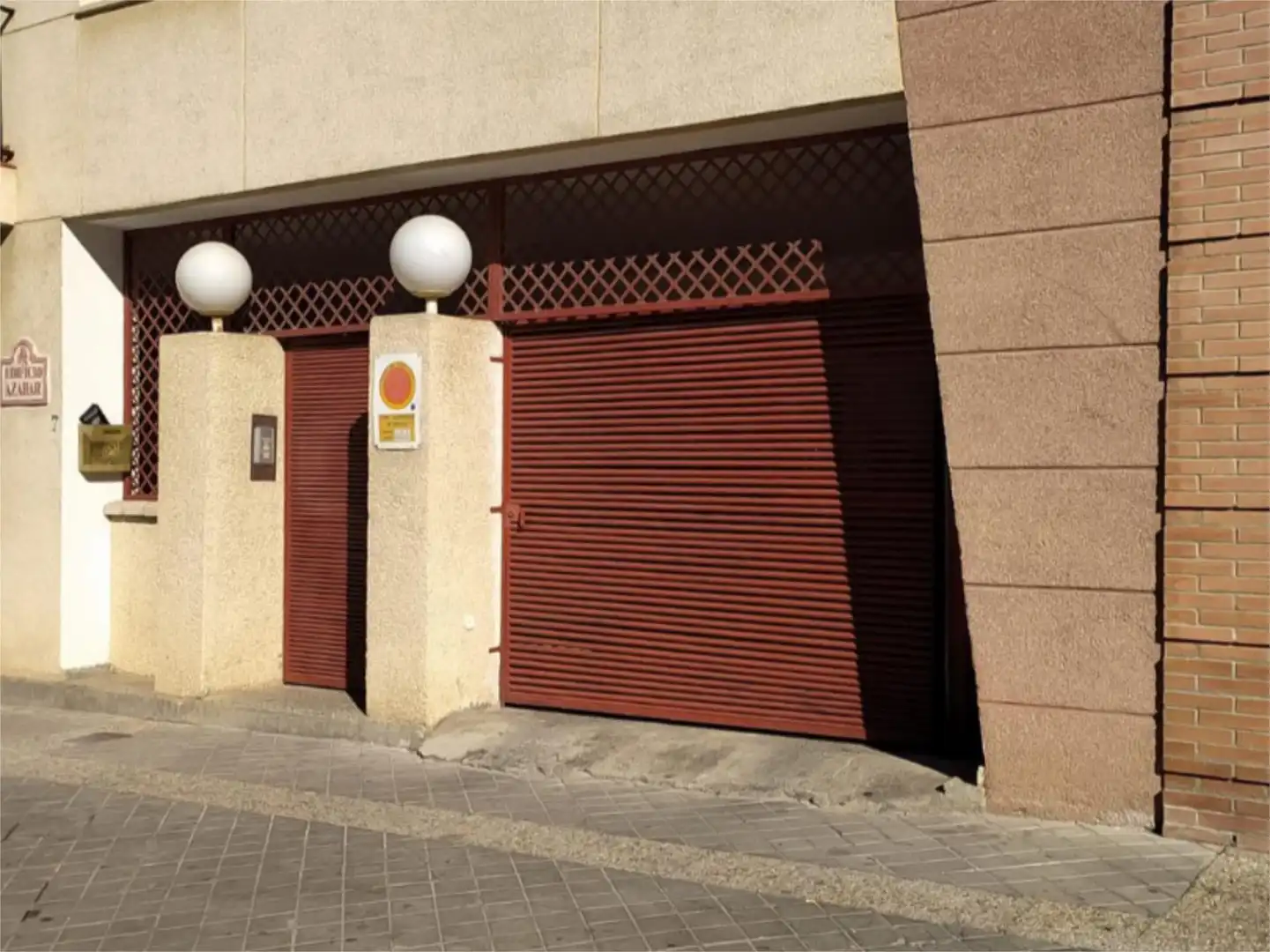 Garaje de alquiler en Calle Torre de los Siete Suelos, 5, Castaño - Mirasierra Vista exterior de Garaje de alquiler en Granada