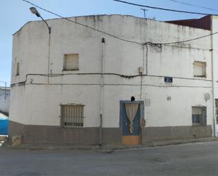 Exterior view of Single-family semi-detached for sale in Alcázar del Rey