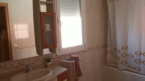 Foto 2 de Casa adosada en venda a Calle Historiador Floro, 36, Cacabelos, León