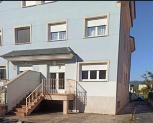 Exterior view of Single-family semi-detached for sale in Cacabelos  with Private garden, Terrace and Storage room