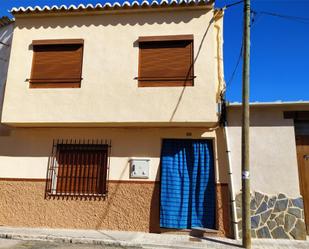 Exterior view of Single-family semi-detached for sale in Villafranca de los Caballeros