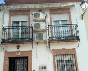 Vista exterior de Casa adosada en venda en Fuerte del Rey amb Aire condicionat i Balcó