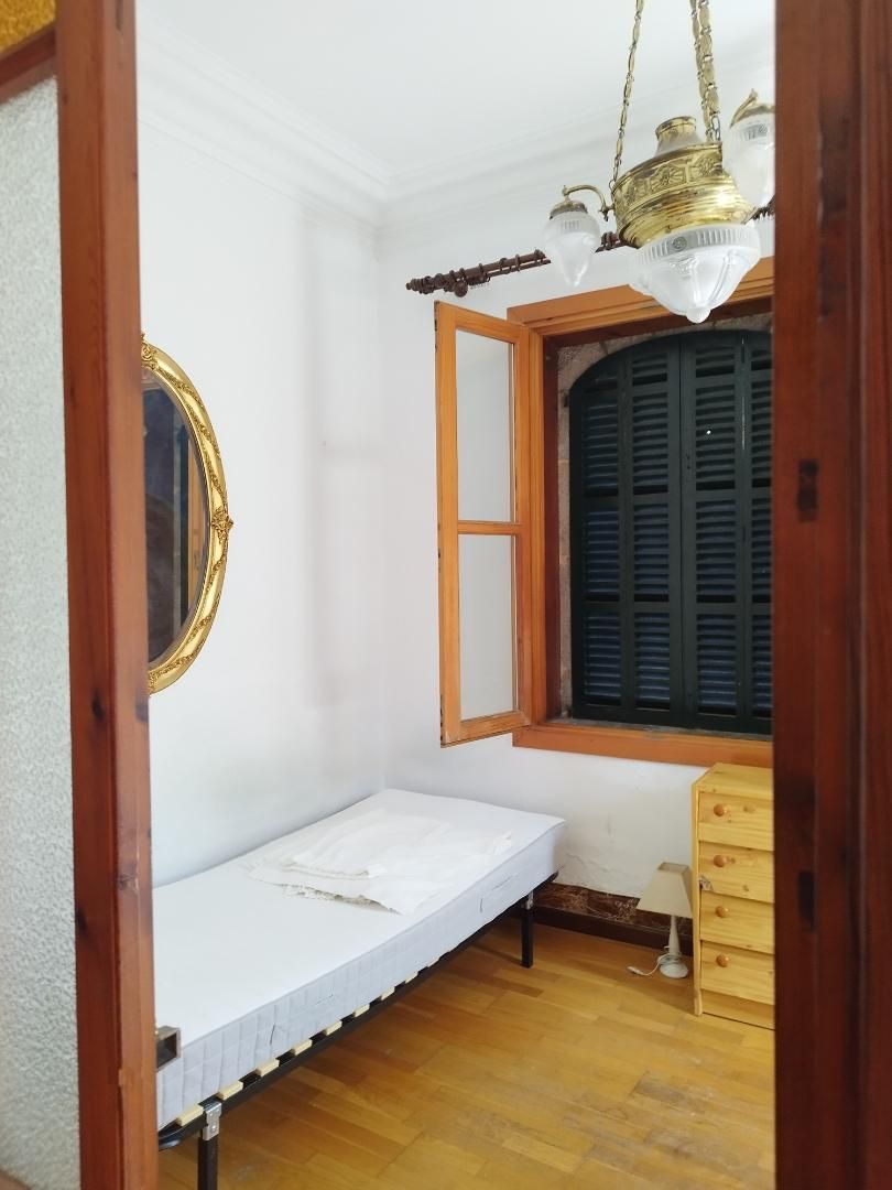 Bedroom of Flat to share in Valldemossa  with Parquet flooring, Oven and Washing machine