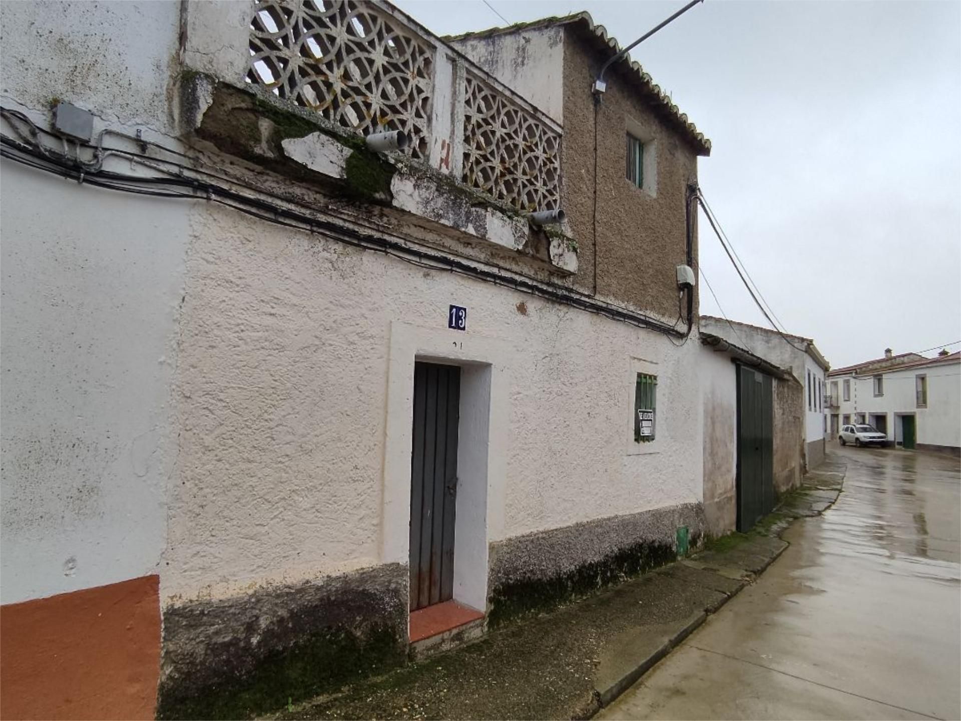 Vista exterior de Casa adosada en venda en Membrío